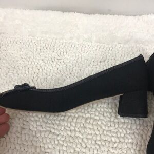 Stuart Weitzman low heel pump black tweed 7.5